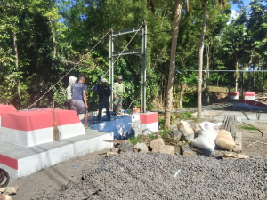 Pembangunan Jembatan Perintis Garuda di Airmadidi Bawah Masuki Tahap Pemasangan Hanger Sling Atas