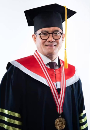 Bupati Minahasa Utara Joune Ganda Resmi Raih Gelar Doktor IPDN dengan Predikat Cumlaude dan Tiga Prestasi Nasional